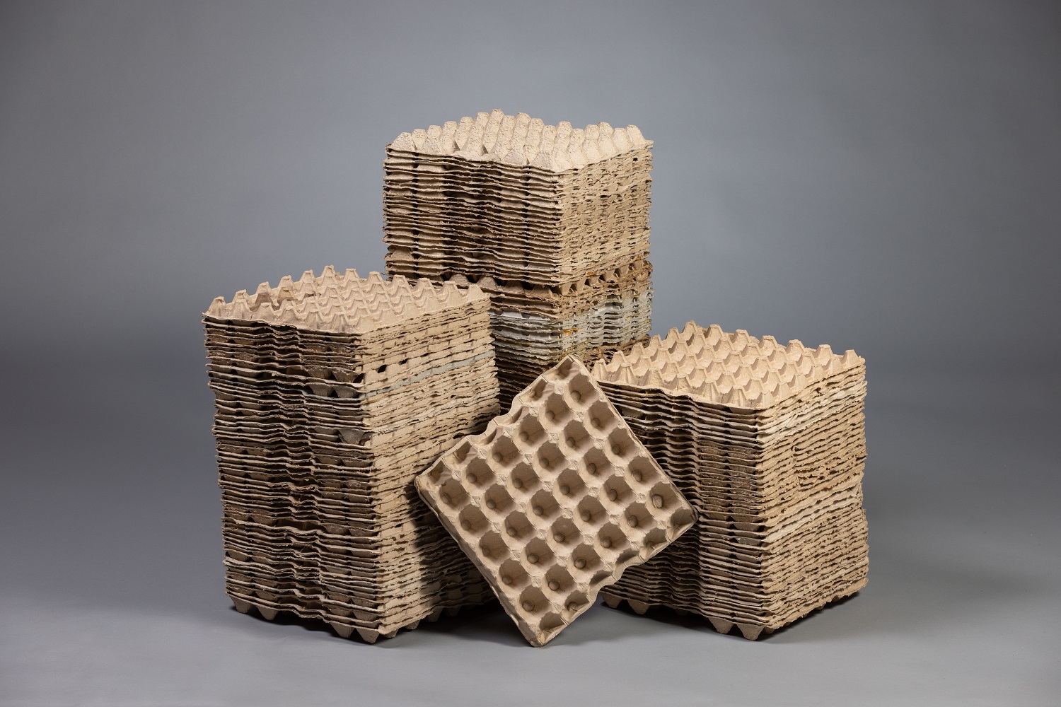 Литые изделия из бумажной массы